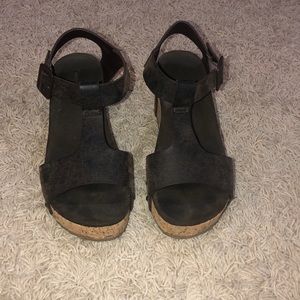 Pierre Dumas 2-inch dark brown wedges